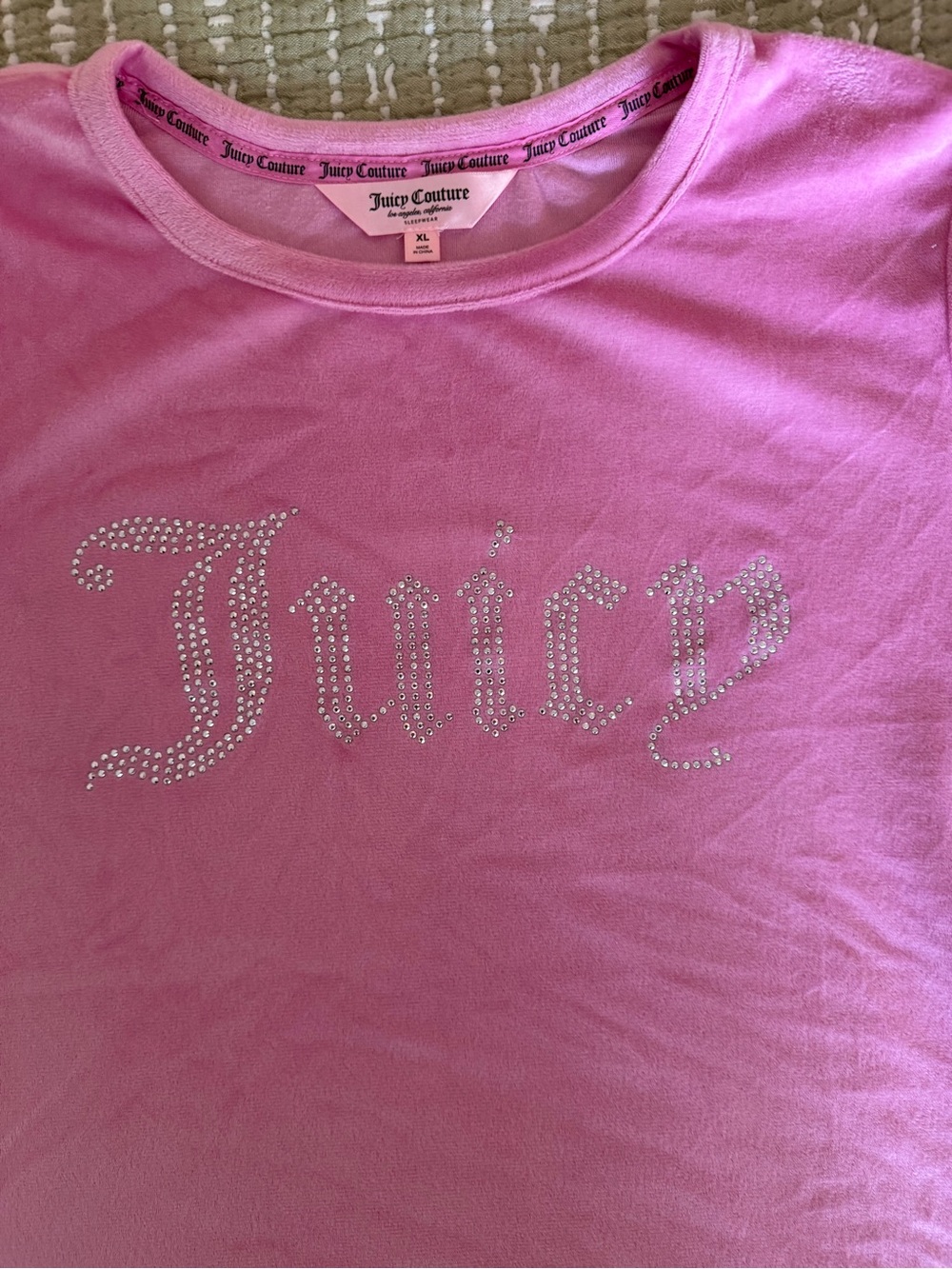 Juicy Couture Velour shorts set - Picture 4 of 5